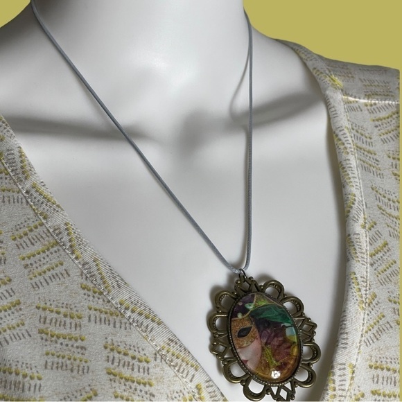 💍 Masquerade Cameo Pendant On 20” Light Blue Cord Fashion Jewelry Unique - Picture 3 of 9